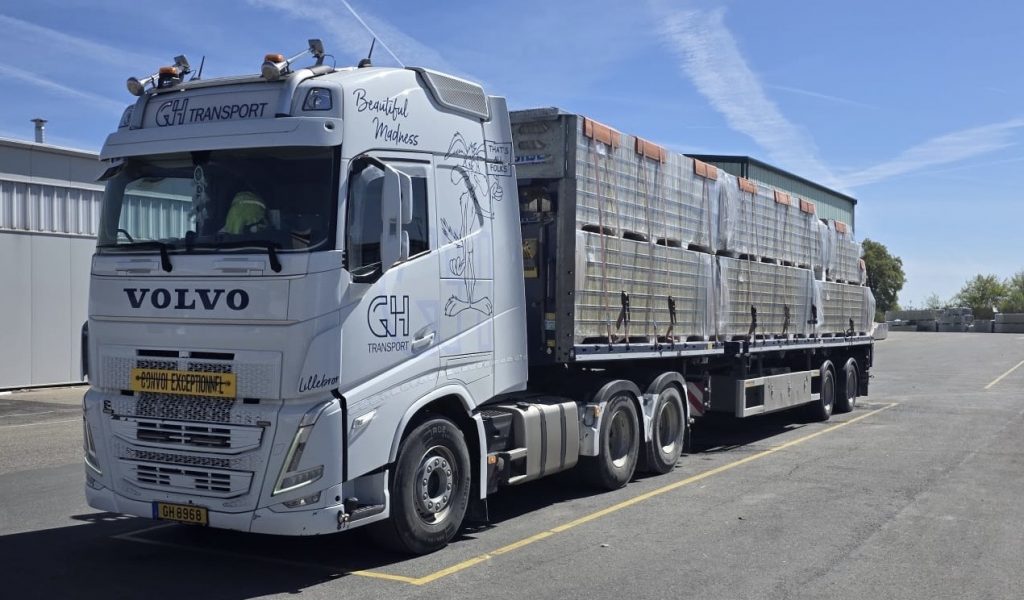 weißer LKW Isometall